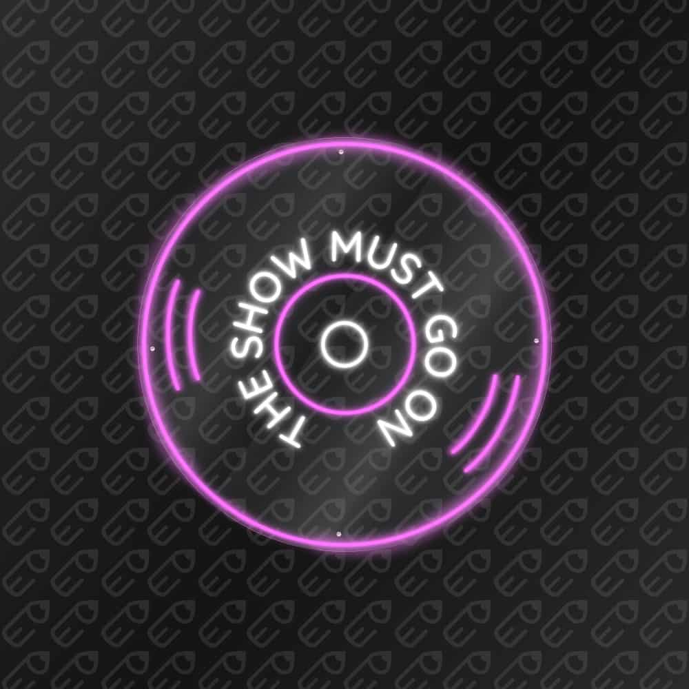 showmustgoon4